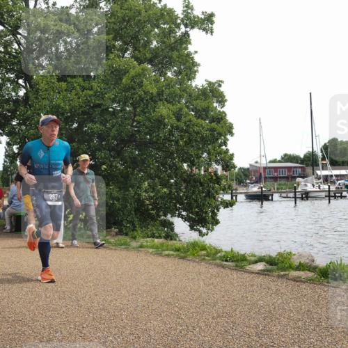 22.06.2025 - Viking Triathlon KatJ http://msf.ph/oto/8128853 22.06.2025 13:54:40 Laufen 363, 364 meine-sportfotos.de