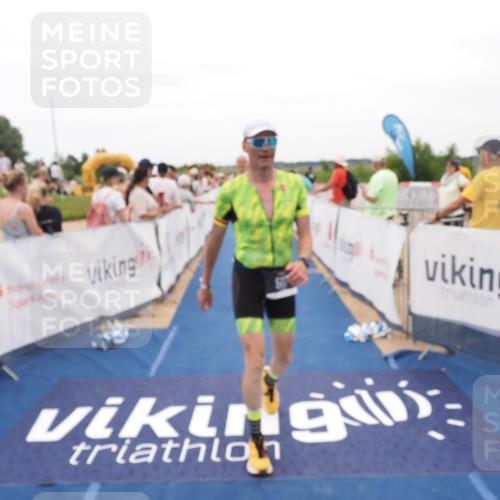 22.06.2025 - Viking Triathlon MichiJ http://msf.ph/oto/8128902 22.06.2025 15:27:21 Ziel 110, 383, 507 meine-sportfotos.de
