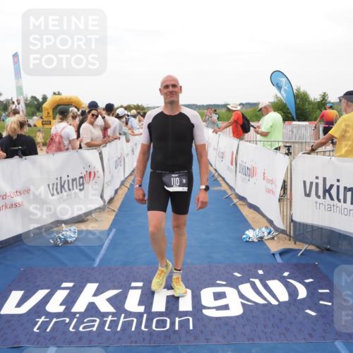 22.06.2025 - Viking Triathlon MichiJ http://msf.ph/oto/8128961 22.06.2025 15:27:26 Ziel 110, 383, 513 meine-sportfotos.de