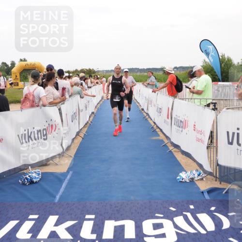 22.06.2025 - Viking Triathlon MichiJ http://msf.ph/oto/8129015 22.06.2025 15:27:31 Ziel 110, 487, 513 meine-sportfotos.de