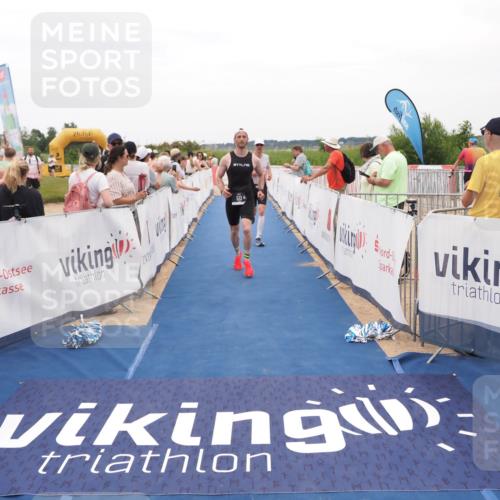 22.06.2025 - Viking Triathlon MichiJ http://msf.ph/oto/8129025 22.06.2025 15:27:32 Ziel 487, 513 meine-sportfotos.de