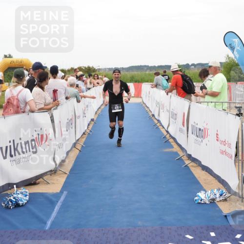 22.06.2025 - Viking Triathlon MichiJ http://msf.ph/oto/8129158 22.06.2025 15:27:45 Ziel 419 meine-sportfotos.de