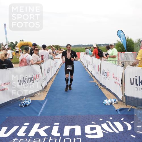 22.06.2025 - Viking Triathlon MichiJ http://msf.ph/oto/8129178 22.06.2025 15:27:46 Ziel 419 meine-sportfotos.de