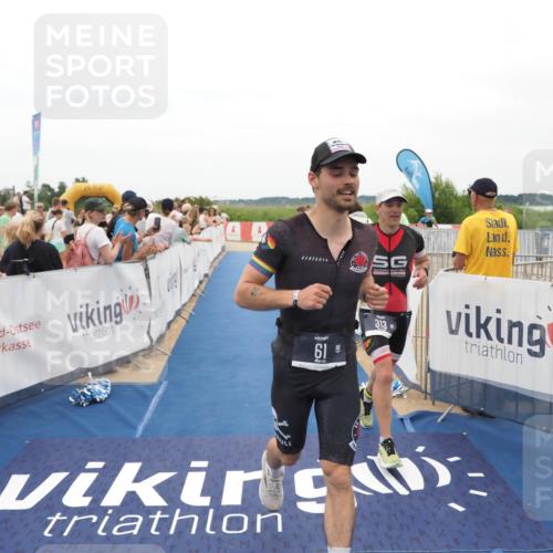 22.06.2025 - Viking Triathlon MichiJ http://msf.ph/oto/8129328 22.06.2025 15:28:05 Ziel 61, 313 meine-sportfotos.de