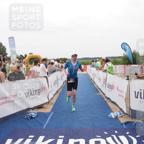 22.06.2025 - Viking Triathlon MichiJ http://msf.ph/oto/8129395 22.06.2025 15:28:30 Ziel 157, 350 meine-sportfotos.de