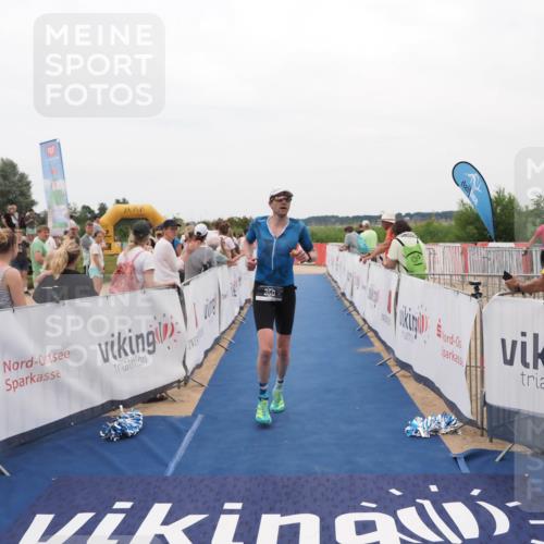 22.06.2025 - Viking Triathlon MichiJ http://msf.ph/oto/8129398 22.06.2025 15:28:30 Ziel 157, 350 meine-sportfotos.de
