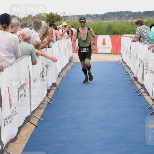 22.06.2025 - Viking Triathlon MichiJ http://msf.ph/oto/8129433 22.06.2025 15:28:46 Ziel 296 meine-sportfotos.de