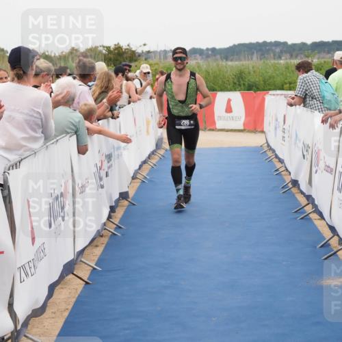 22.06.2025 - Viking Triathlon MichiJ http://msf.ph/oto/8129444 22.06.2025 15:28:47 Ziel 296 meine-sportfotos.de