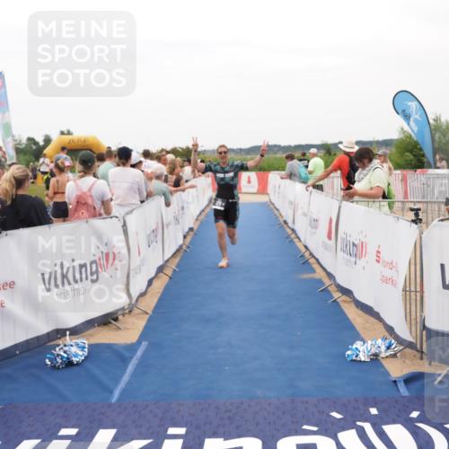 22.06.2025 - Viking Triathlon MichiJ http://msf.ph/oto/8129740 22.06.2025 15:29:20 Ziel 376 meine-sportfotos.de