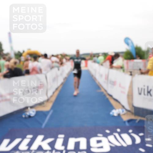 22.06.2025 - Viking Triathlon MichiJ http://msf.ph/oto/8129751 22.06.2025 15:29:21 Ziel 376 meine-sportfotos.de