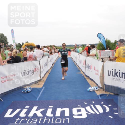 22.06.2025 - Viking Triathlon MichiJ http://msf.ph/oto/8129757 22.06.2025 15:29:21 Ziel 376 meine-sportfotos.de
