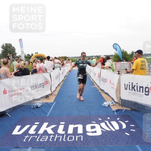 22.06.2025 - Viking Triathlon MichiJ http://msf.ph/oto/8129765 22.06.2025 15:29:21 Ziel 376 meine-sportfotos.de