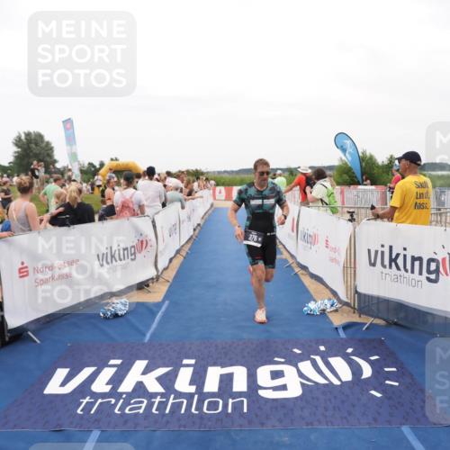 22.06.2025 - Viking Triathlon MichiJ http://msf.ph/oto/8129769 22.06.2025 15:29:22 Ziel 376 meine-sportfotos.de