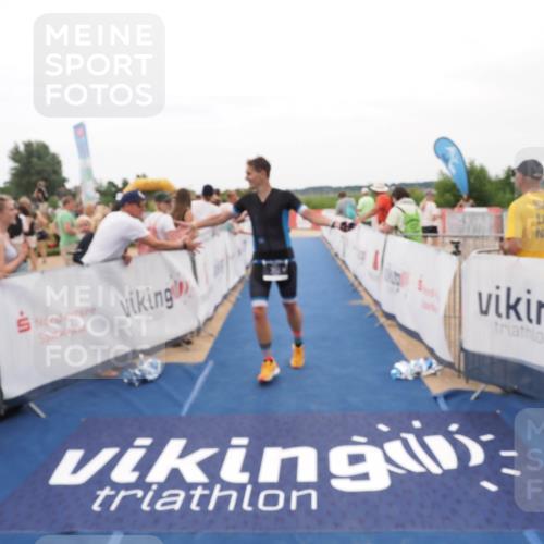 22.06.2025 - Viking Triathlon MichiJ http://msf.ph/oto/8130037 22.06.2025 15:29:54 Ziel 351 meine-sportfotos.de