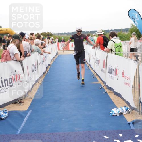 22.06.2025 - Viking Triathlon MichiJ http://msf.ph/oto/8130094 22.06.2025 15:30:05 Ziel 433 meine-sportfotos.de