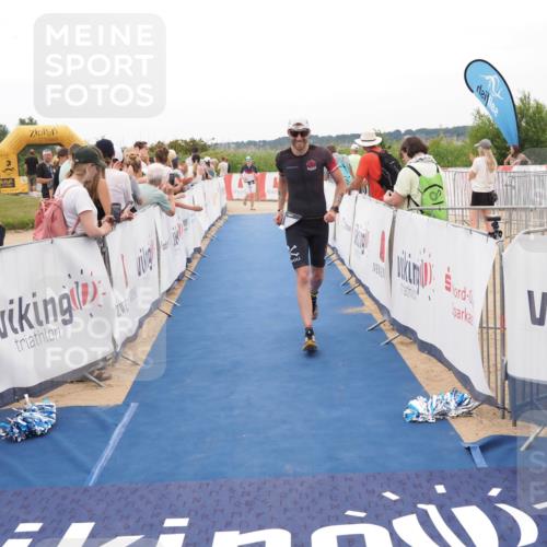 22.06.2025 - Viking Triathlon MichiJ http://msf.ph/oto/8130101 22.06.2025 15:30:05 Ziel 433 meine-sportfotos.de