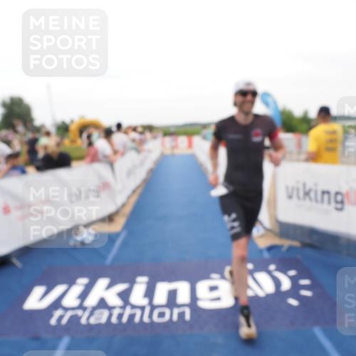 22.06.2025 - Viking Triathlon MichiJ http://msf.ph/oto/8130123 22.06.2025 15:30:07 Ziel 217, 433 meine-sportfotos.de