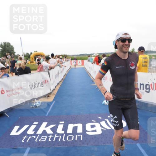 22.06.2025 - Viking Triathlon MichiJ http://msf.ph/oto/8130127 22.06.2025 15:30:07 Ziel 217, 433 meine-sportfotos.de