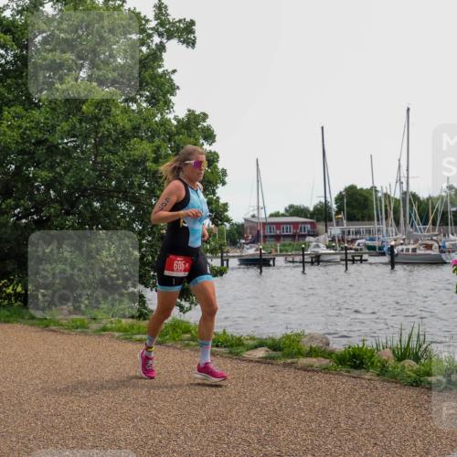 22.06.2025 - Viking Triathlon KatJ http://msf.ph/oto/8130131 22.06.2025 14:00:38 Laufen 605 meine-sportfotos.de
