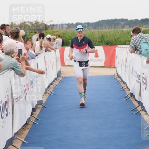 22.06.2025 - Viking Triathlon MichiJ http://msf.ph/oto/8130150 22.06.2025 15:30:10 Ziel 217, 433 meine-sportfotos.de