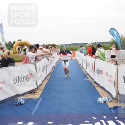 22.06.2025 - Viking Triathlon MichiJ http://msf.ph/oto/8130180 22.06.2025 15:30:12 Ziel 217 meine-sportfotos.de