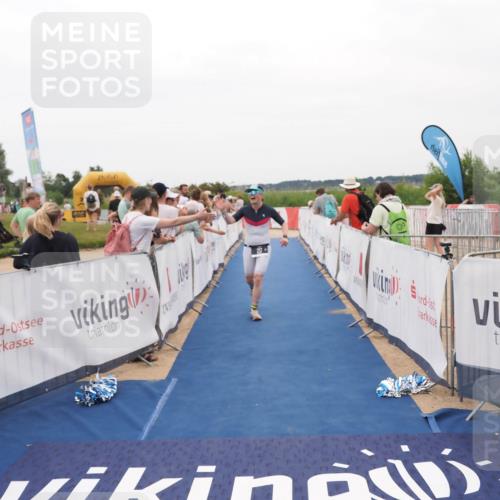 22.06.2025 - Viking Triathlon MichiJ http://msf.ph/oto/8130184 22.06.2025 15:30:12 Ziel 217 meine-sportfotos.de