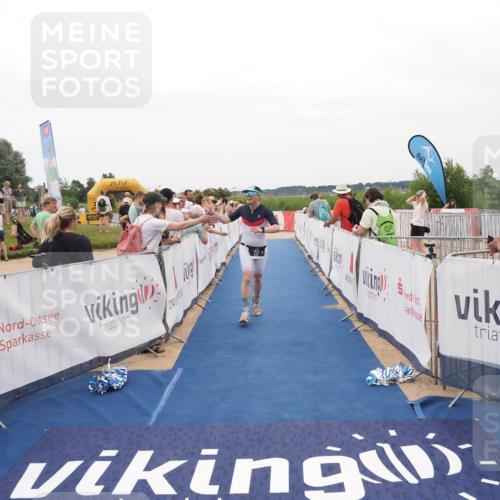 22.06.2025 - Viking Triathlon MichiJ http://msf.ph/oto/8130189 22.06.2025 15:30:12 Ziel 217 meine-sportfotos.de