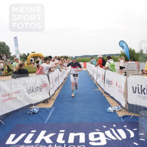 22.06.2025 - Viking Triathlon MichiJ http://msf.ph/oto/8130191 22.06.2025 15:30:13 Ziel 217 meine-sportfotos.de