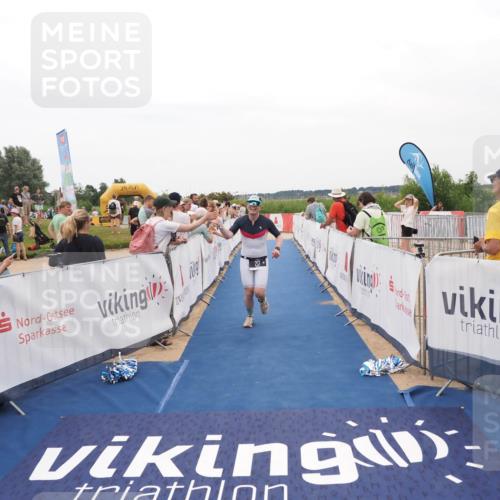 22.06.2025 - Viking Triathlon MichiJ http://msf.ph/oto/8130192 22.06.2025 15:30:13 Ziel 217 meine-sportfotos.de