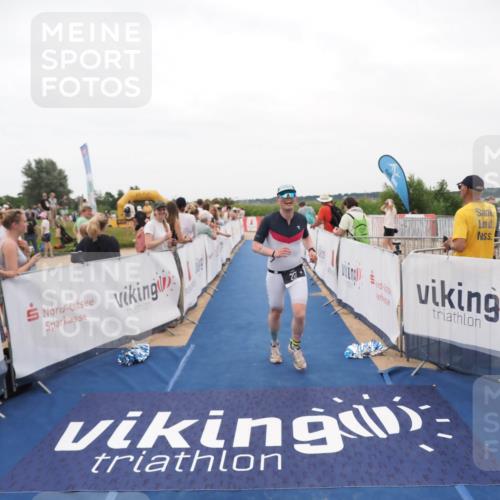 22.06.2025 - Viking Triathlon MichiJ http://msf.ph/oto/8130207 22.06.2025 15:30:14 Ziel 217 meine-sportfotos.de