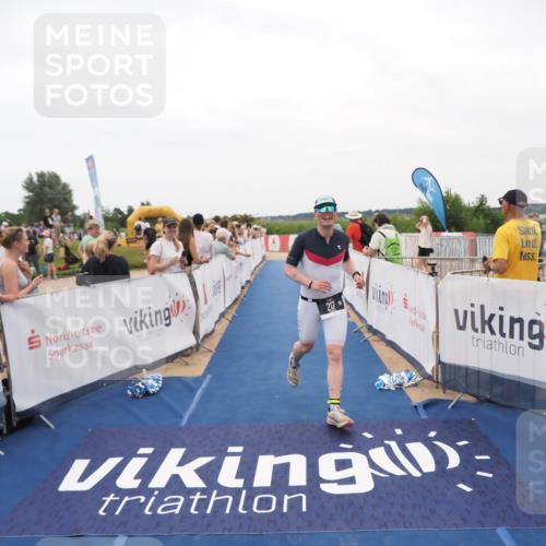22.06.2025 - Viking Triathlon MichiJ http://msf.ph/oto/8130209 22.06.2025 15:30:14 Ziel 217 meine-sportfotos.de