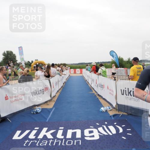 22.06.2025 - Viking Triathlon MichiJ http://msf.ph/oto/8130215 22.06.2025 15:30:15 Ziel 217 meine-sportfotos.de