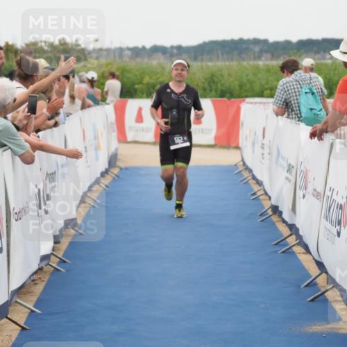 22.06.2025 - Viking Triathlon MichiJ http://msf.ph/oto/8130237 22.06.2025 15:30:22 Ziel 552 meine-sportfotos.de