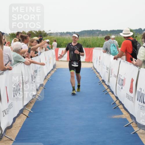 22.06.2025 - Viking Triathlon MichiJ http://msf.ph/oto/8130252 22.06.2025 15:30:23 Ziel 552 meine-sportfotos.de