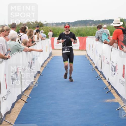 22.06.2025 - Viking Triathlon MichiJ http://msf.ph/oto/8130316 22.06.2025 15:30:32 Ziel 314 meine-sportfotos.de