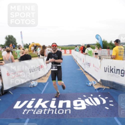 22.06.2025 - Viking Triathlon MichiJ http://msf.ph/oto/8130356 22.06.2025 15:30:34 Ziel 314 meine-sportfotos.de