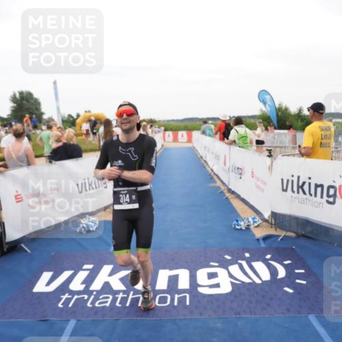 22.06.2025 - Viking Triathlon MichiJ http://msf.ph/oto/8130363 22.06.2025 15:30:35 Ziel 314 meine-sportfotos.de