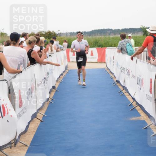 22.06.2025 - Viking Triathlon MichiJ http://msf.ph/oto/8130373 22.06.2025 15:30:43 Ziel 50, 386 meine-sportfotos.de