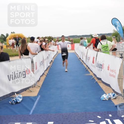 22.06.2025 - Viking Triathlon MichiJ http://msf.ph/oto/8130402 22.06.2025 15:30:44 Ziel 50, 386 meine-sportfotos.de