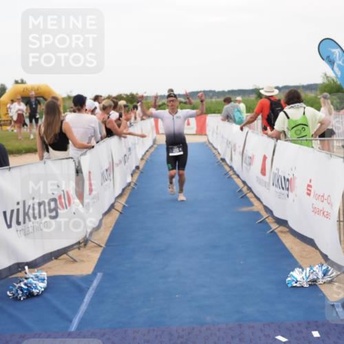 22.06.2025 - Viking Triathlon MichiJ http://msf.ph/oto/8130404 22.06.2025 15:30:44 Ziel 50, 386 meine-sportfotos.de