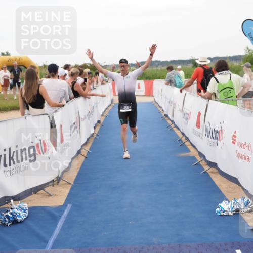 22.06.2025 - Viking Triathlon MichiJ http://msf.ph/oto/8130409 22.06.2025 15:30:45 Ziel 50, 386 meine-sportfotos.de