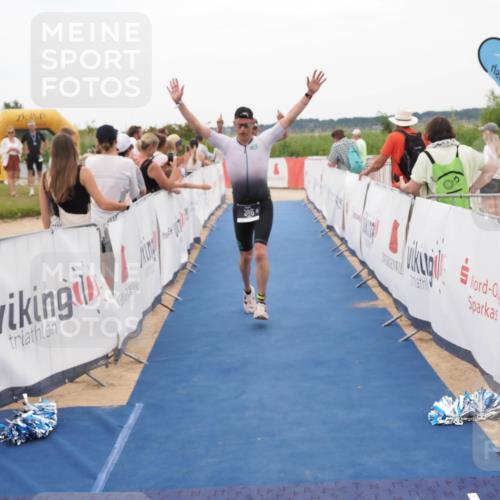 22.06.2025 - Viking Triathlon MichiJ http://msf.ph/oto/8130414 22.06.2025 15:30:45 Ziel 50, 386 meine-sportfotos.de