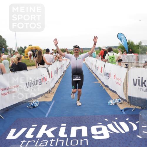 22.06.2025 - Viking Triathlon MichiJ http://msf.ph/oto/8130432 22.06.2025 15:30:46 Ziel 50, 386 meine-sportfotos.de