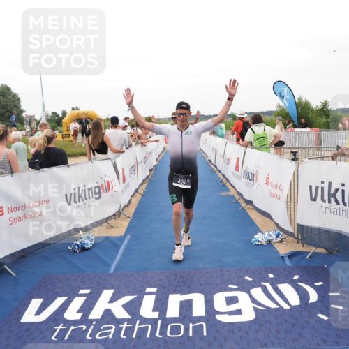 22.06.2025 - Viking Triathlon MichiJ http://msf.ph/oto/8130434 22.06.2025 15:30:46 Ziel 50, 386 meine-sportfotos.de