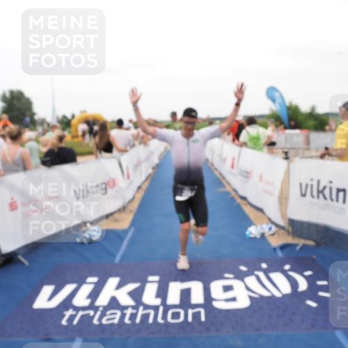 22.06.2025 - Viking Triathlon MichiJ http://msf.ph/oto/8130437 22.06.2025 15:30:46 Ziel 50, 386 meine-sportfotos.de