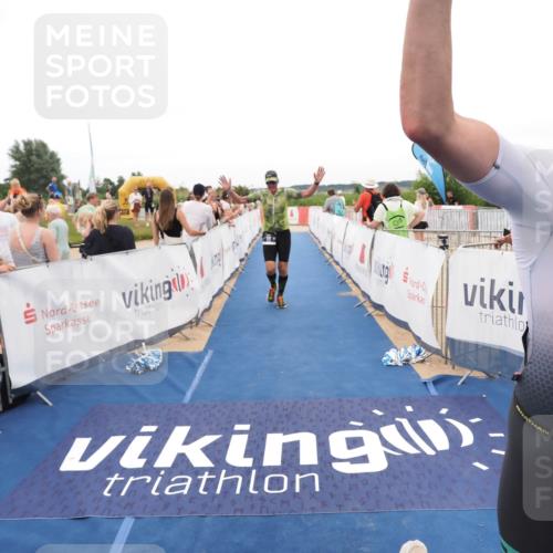22.06.2025 - Viking Triathlon MichiJ http://msf.ph/oto/8130453 22.06.2025 15:30:47 Ziel 50, 386 meine-sportfotos.de