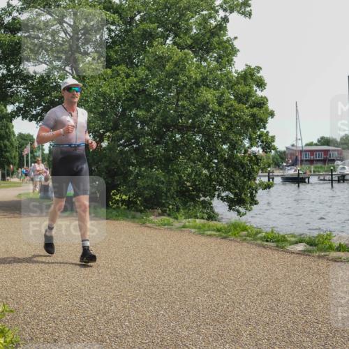 22.06.2025 - Viking Triathlon KatJ http://msf.ph/oto/8130557 22.06.2025 14:03:29 Laufen 326, 334 meine-sportfotos.de