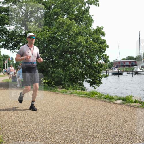 22.06.2025 - Viking Triathlon KatJ http://msf.ph/oto/8130560 22.06.2025 14:03:30 Laufen 326, 334 meine-sportfotos.de