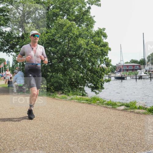 22.06.2025 - Viking Triathlon KatJ http://msf.ph/oto/8130561 22.06.2025 14:03:30 Laufen 326, 334 meine-sportfotos.de
