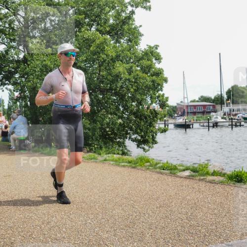 22.06.2025 - Viking Triathlon KatJ http://msf.ph/oto/8130565 22.06.2025 14:03:30 Laufen 326, 334 meine-sportfotos.de